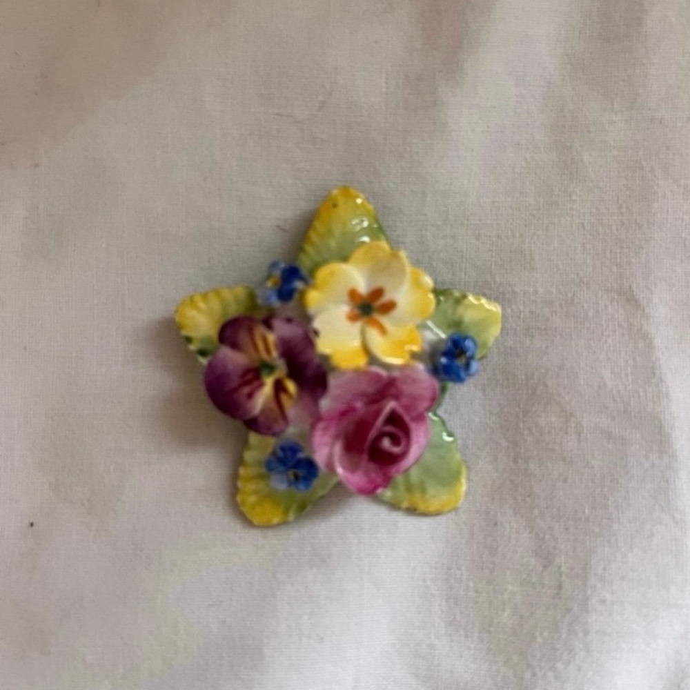 Vintage England Artone Bone China Fashion Brooch